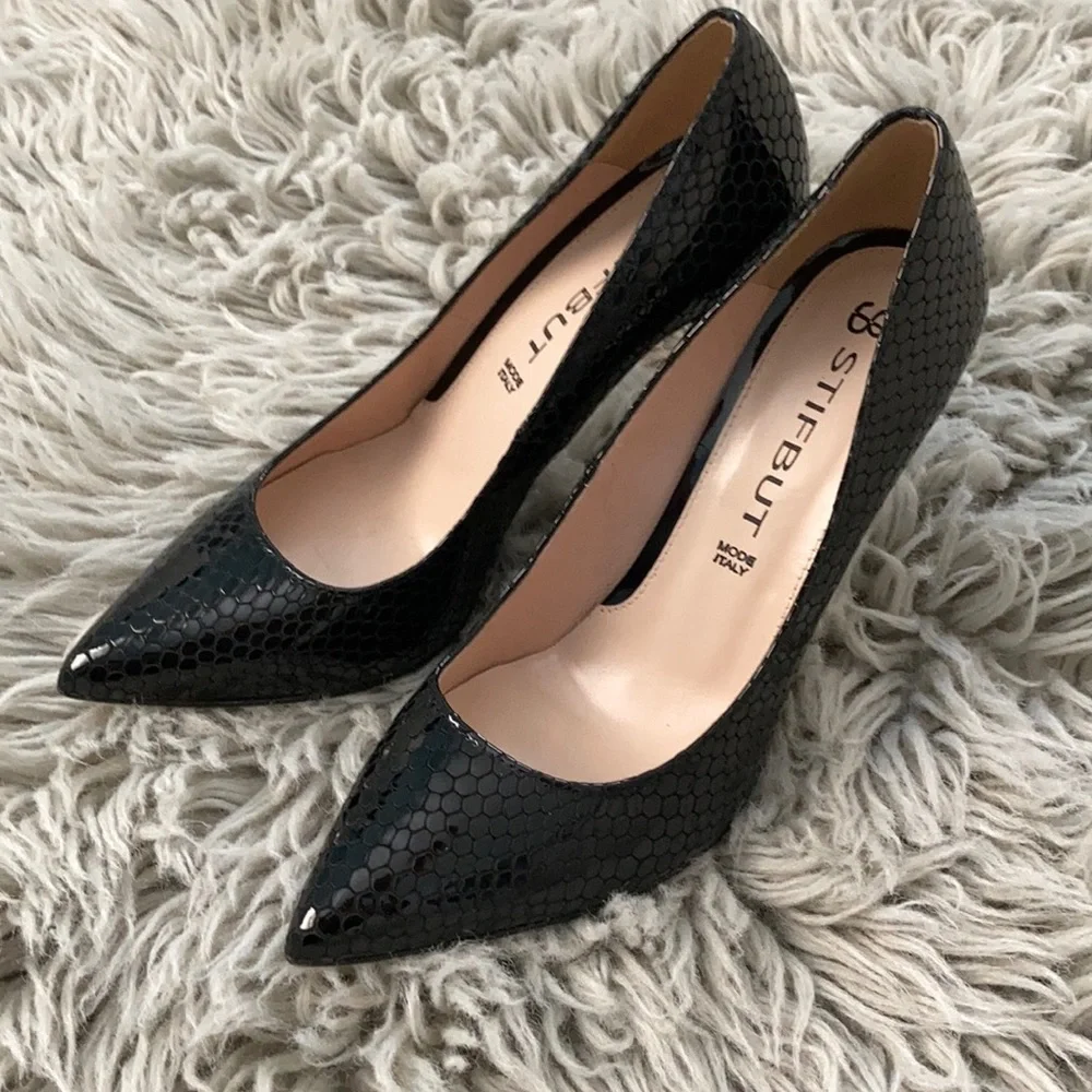 Black Lacquered Snake Skin Heels Size 38 - Picture 1 of 6